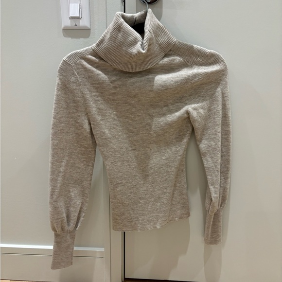 Aritzia turtleneck colour heather oatmeal (light beige) size S - Picture 2 of 3